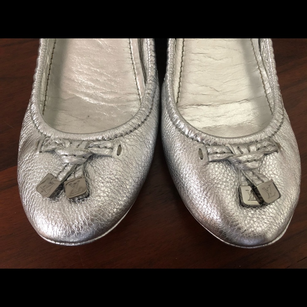 Louis Vuitton Silver Ballet Flats - Picture 4 of 11